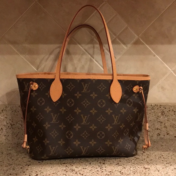 New detached tags. Louis Vuitton neverfull pm